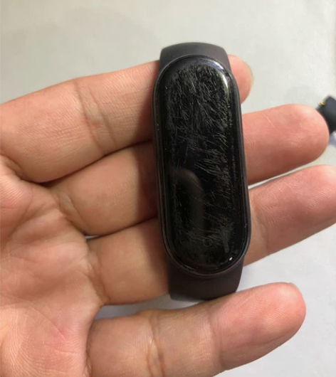 小米手环5智能手环 ,标准版 屏幕明显划痕...