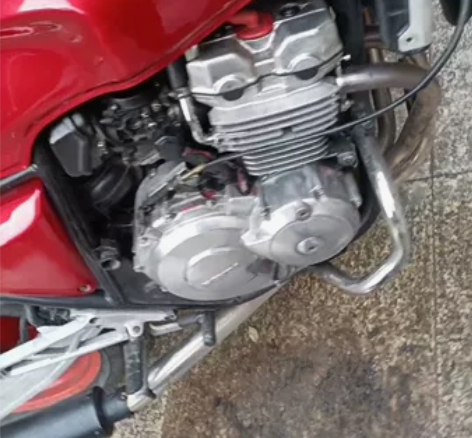 cb400上到189迈轻松，哈哈板正 感兴...