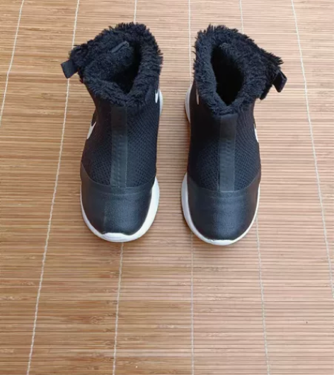 27码 耐克加棉运动鞋 ...