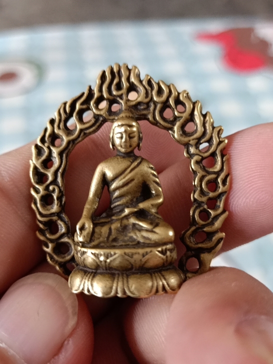 铜佛像 小年份。开脸好铜质精良。可配带有缘...