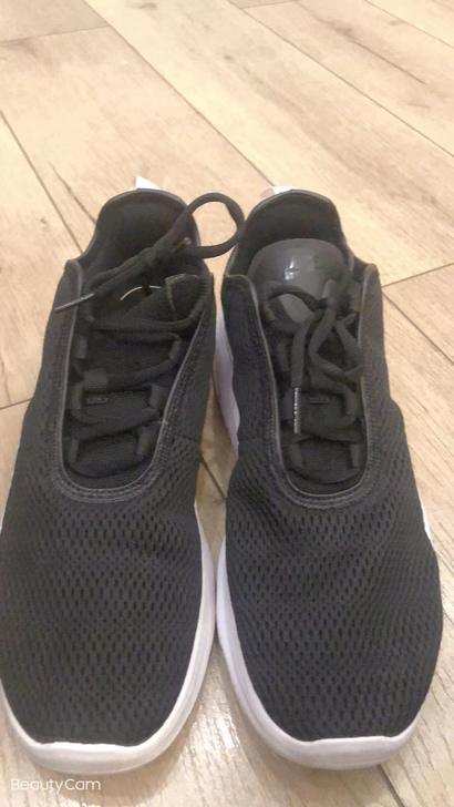 京东上购买44码Nike运动鞋一双，买回来...