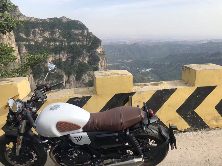 车型：宗申赛科龙RE3 Z400