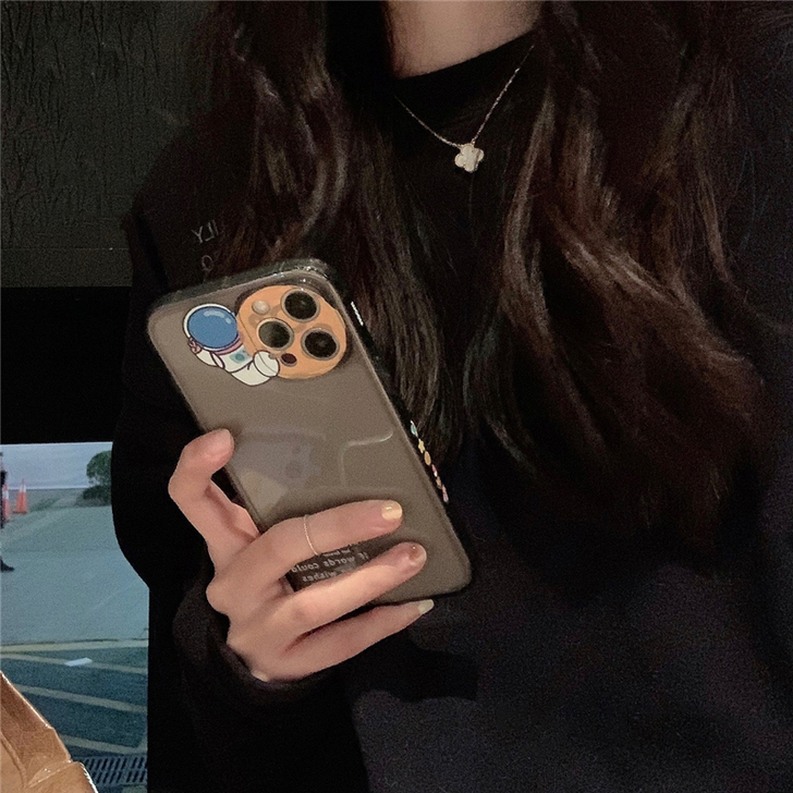 苹果12手机壳+钢化膜+手机挂绳，如图咖色...
