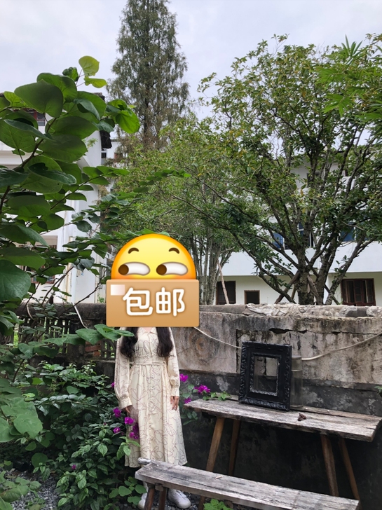 米色V领花纹收腰气质森系连衣裙