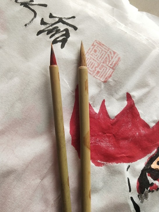 小黄毛，小红毛。自产小楷毛笔，满三十包邮
