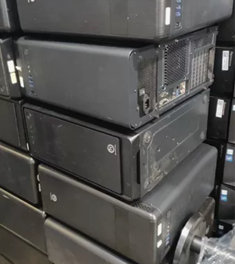 30几个空机箱转让，大机箱，9）6机箱成色...
