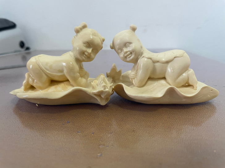 童孩架,材质为骨粉,可做毛笔架,筷子架,品...