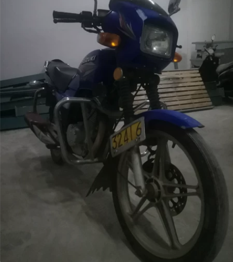 铃木125摩托车。990。自取或者送货上门...
