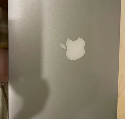 出女生自用MacBookair 11寸 2...