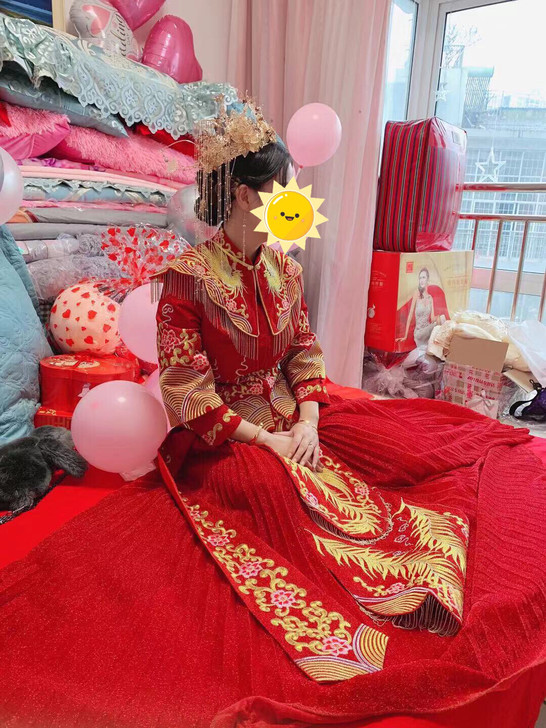 自己婚礼穿过一次的秀禾服,本想留纪念的,因...
