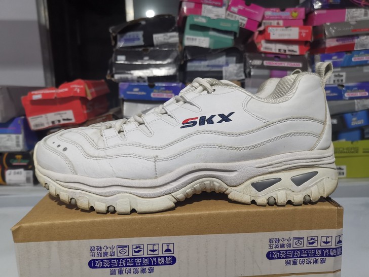 j437斯凯奇45码skechers九成新...