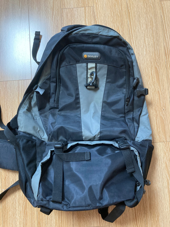 宿舍清理，拉杆箱1个正常，旅行包1个，莱克...