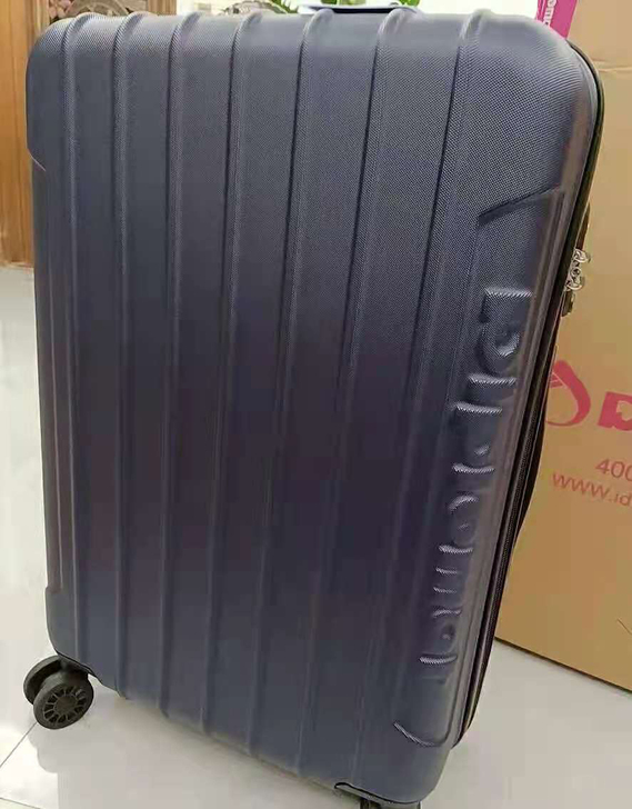 商场撤柜 低价转10个外交官拉杆箱 24寸...