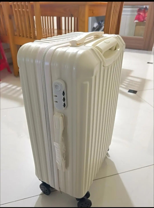 处理一批 旅行箱  行李箱