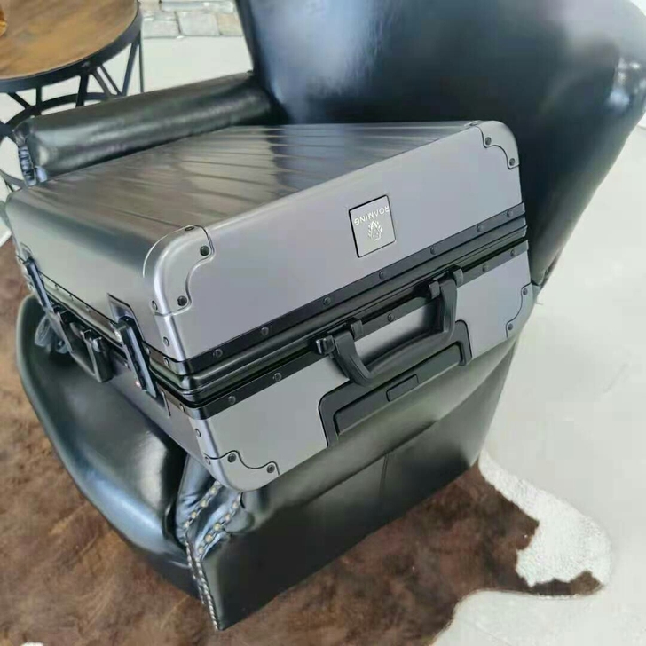 漫游全铝镁合金拉杆箱万向轮金属密码箱28旅...