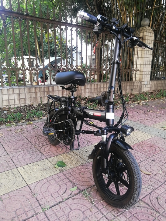 国标新日折叠电动自行车，全铝合金车架，九成...
