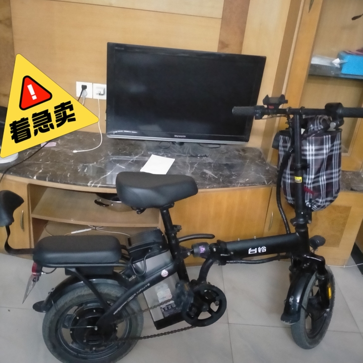 使用中一台折叠电动代驾车,48伏12a,轻...