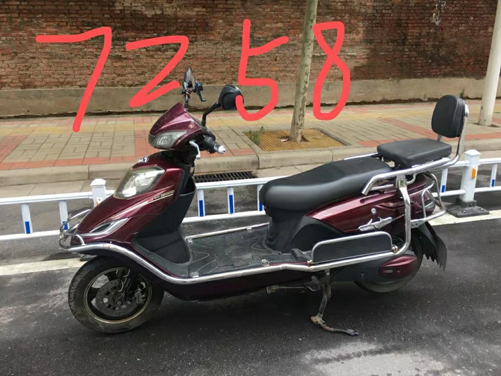 精品台铃电动车一台，72/58大型号电池一...