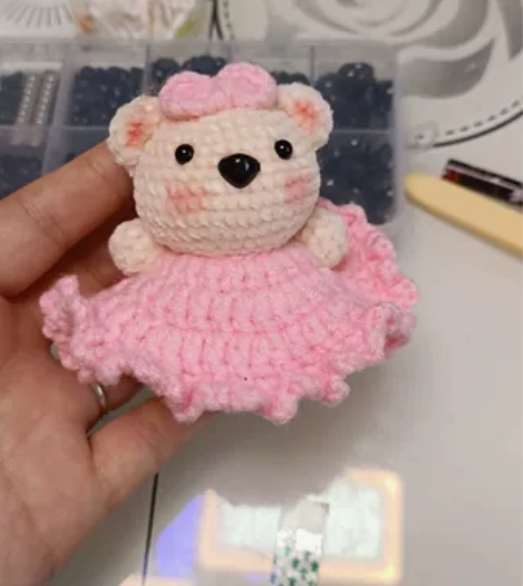 蓬蓬裙小熊~(现货一个) 雪绒花加依棉毛线...