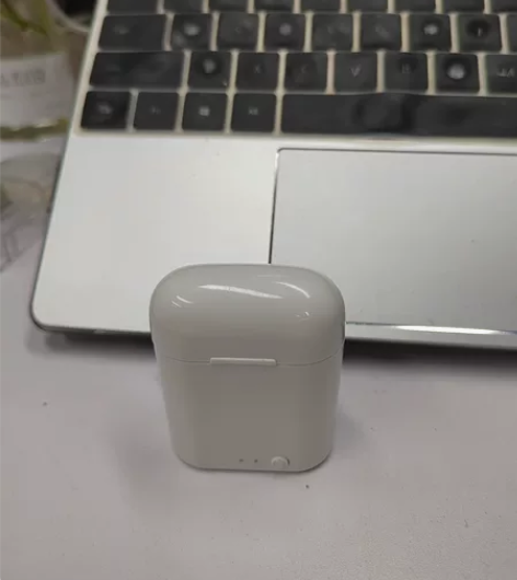 出闲置无线耳机一个,功能完好。 偏远地区价...