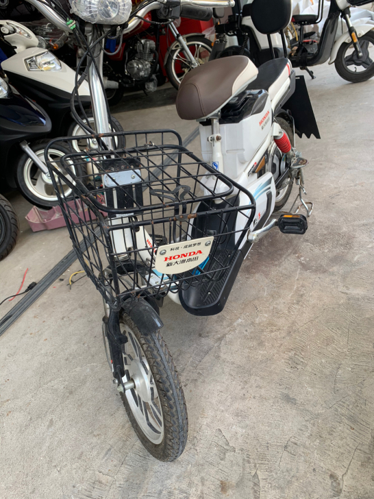 二手新大洲本田电动自行车,不用上牌,不用驾...