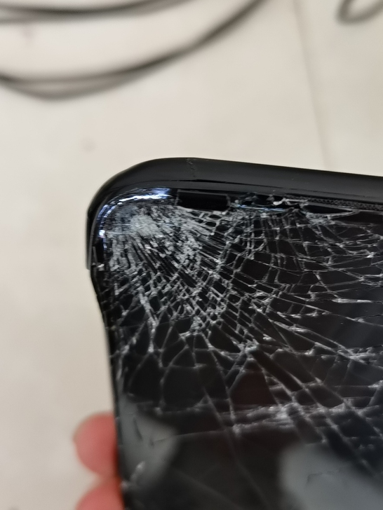 华为Nova6se,开机爆屏,亮屏有灯光,...