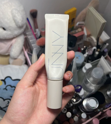 化妆品哦unny隔离，不包邮，3件省内包邮...