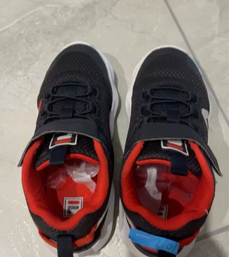 斐乐，孩子穿小了，尺码34都是自己家儿子穿...