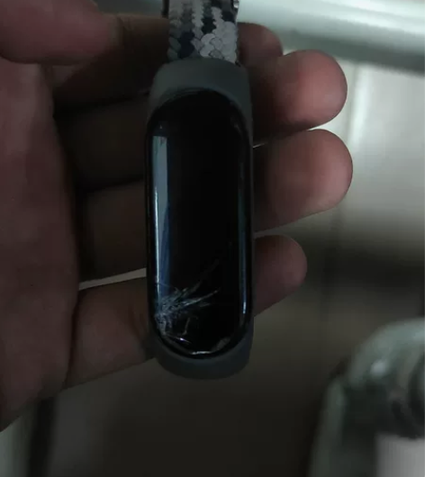 小米6手环NFC 用了一年 屏幕碎了明显使...