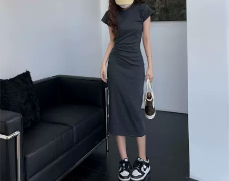 灰色中长款收腰修身慵懒风连衣裙夏百搭辣妹风...