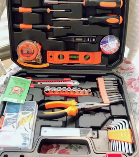 闲置一套欧莱德家用工具箱,全新正品,赔钱卖...
