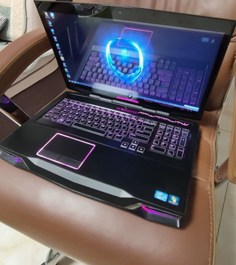 不满意能退9成新外星人17寸游戏本i7独显...