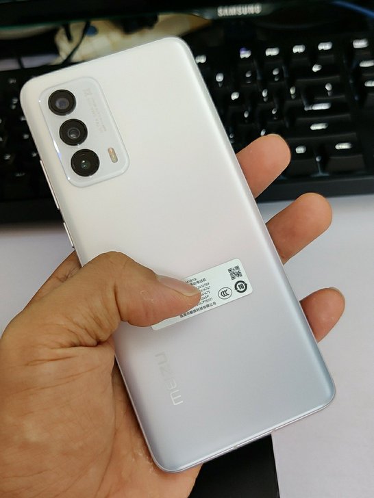 魅族 18 8GB+128GB 等风 骁龙...