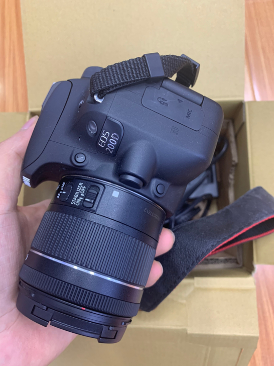 佳能200D+18-55 STM一套 外观...