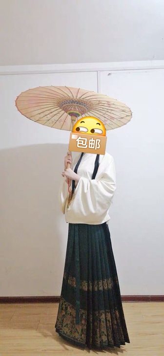 明制汉服女梯形百褶织金妆花马面裙六米摆