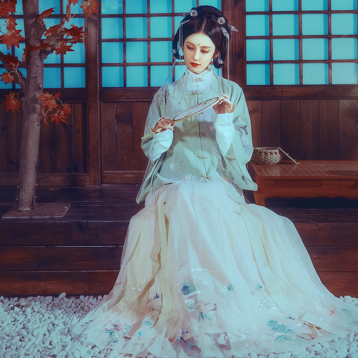 钟灵记 碧谣:日常方领半袖汉服女袄裙毛呢厚...