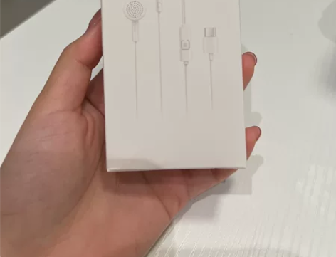 荣耀耳机AM113，买手机赠送的。全新已拆...