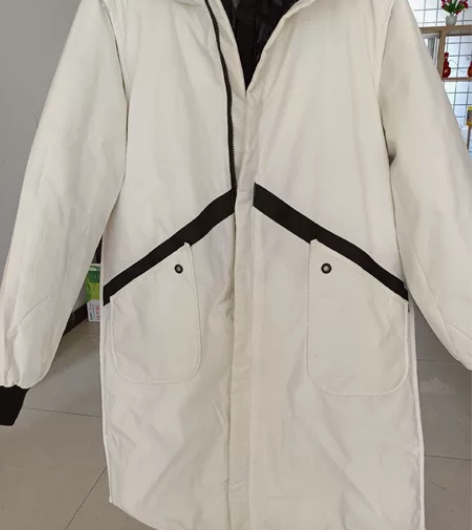 男士羽绒服九成新，，可两面穿，防水面料，就...