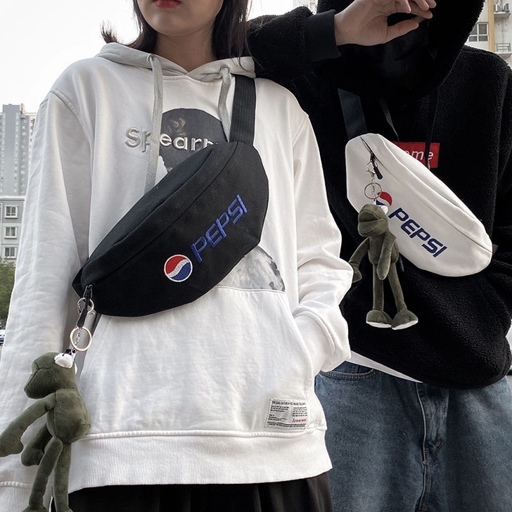 潮牌胸包男士ins超火日系帆布单肩包背包小...