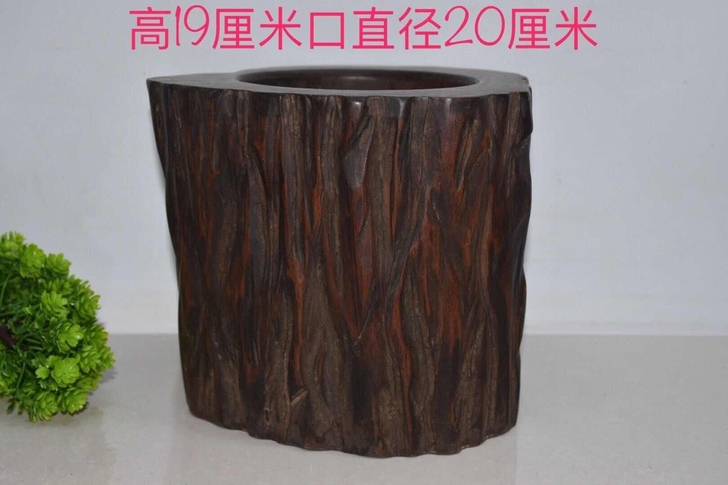 黄花梨笔筒