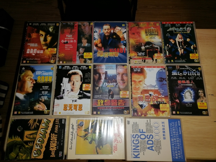 D版DVD故事片甩卖,都是盒装,4元一套,...