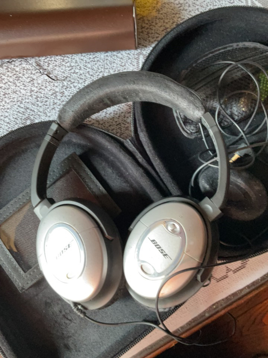 BOSE QC2头戴式耳机，功能依旧
