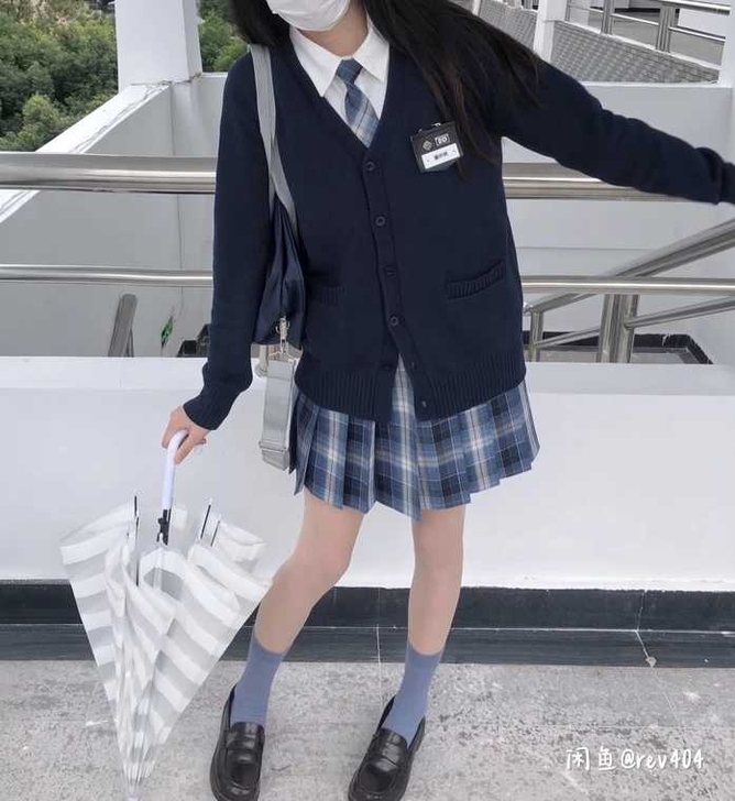 jk深色毛衣外套2xl,但是这个码数偏小m...