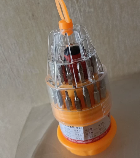 31合一螺丝刀套装全新，小巧便携带 感兴趣...