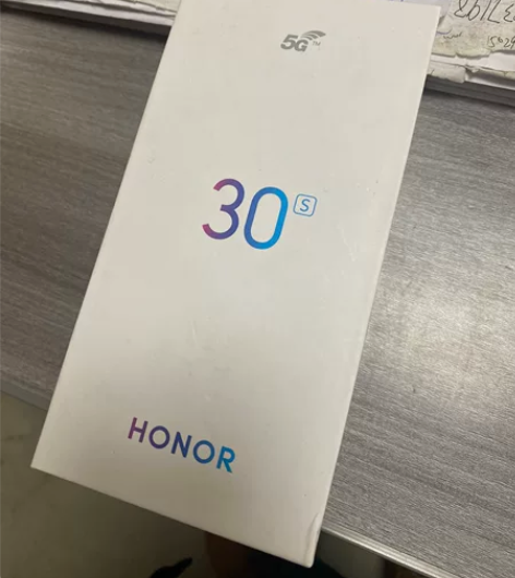 荣耀30s,公司奖励未裁拆封未激活。全新手...