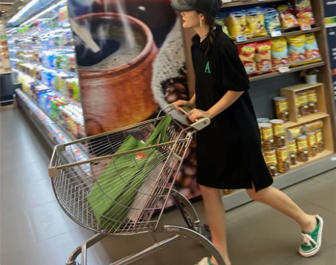 黑色泡泡袖T恤连衣裙女修身显瘦休闲针织Po...