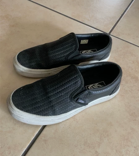 vans板鞋 37码  不退不换轻微穿着痕...