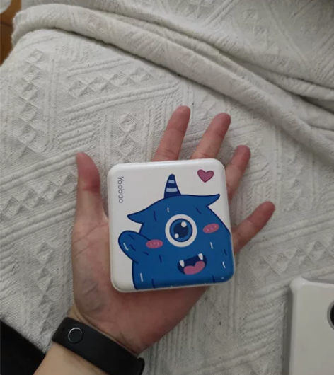 羽博充电宝,10000毫安。 感兴趣的话点...