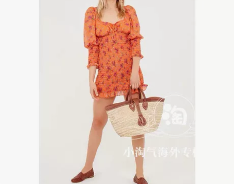 穿过一次拍照 法式连衣裙 感兴趣的话点“我...