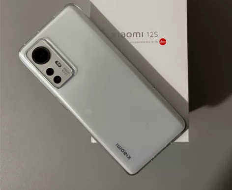小米12S白色 8+256GB 在京东买的...